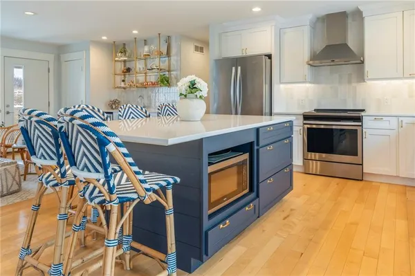 $1,050,000 | 106 Lake Viking Terrace, Gallatin, MO 64640