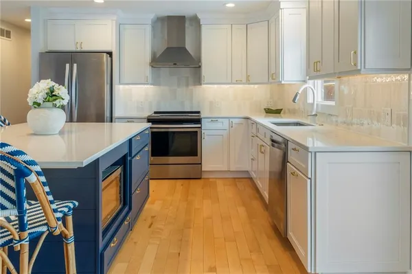 $1,050,000 | 106 Lake Viking Terrace, Gallatin, MO 64640