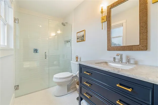 $1,050,000 | 106 Lake Viking Terrace, Gallatin, MO 64640