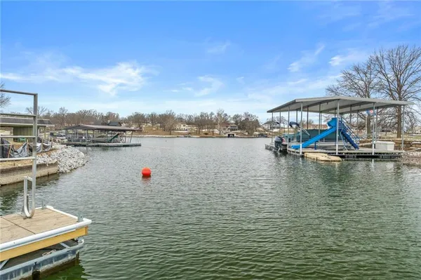 $1,050,000 | 106 Lake Viking Terrace, Gallatin, MO 64640