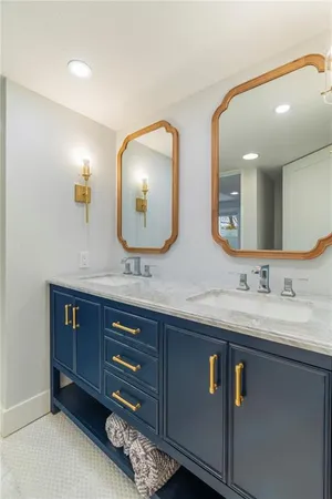 $1,050,000 | 106 Lake Viking Terrace, Gallatin, MO 64640