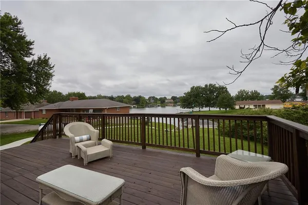 $1,050,000 | 106 Lake Viking Terrace, Gallatin, MO 64640