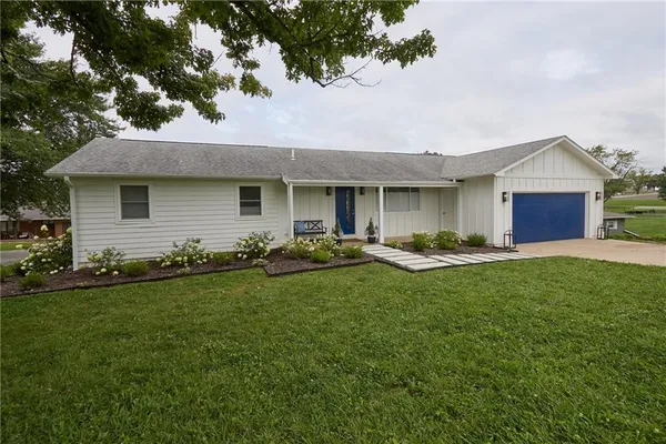 $1,050,000 | 106 Lake Viking Terrace, Gallatin, MO 64640