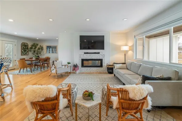 $1,050,000 | 106 Lake Viking Terrace, Gallatin, MO 64640