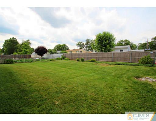78 Westminster Road Colonia, NJ 07067 - Photo 8 of 25 a view of a backyard