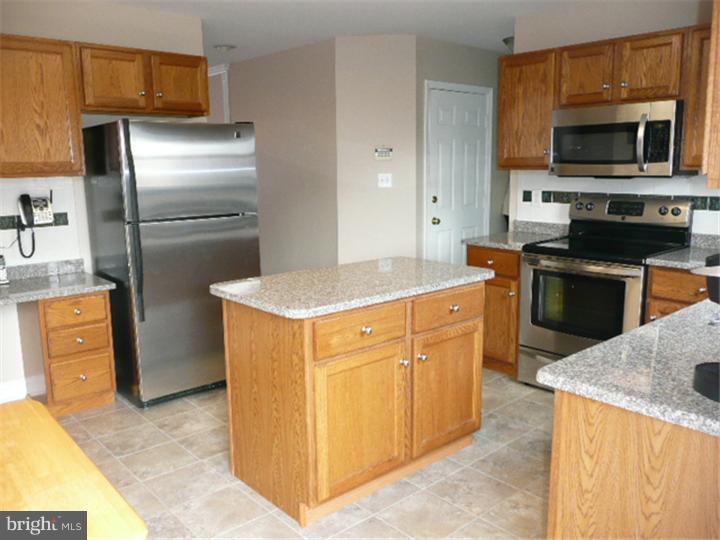 8 Savoy Road Newark, DE 19702 - Photo 3 of 24 Gallery Image 3