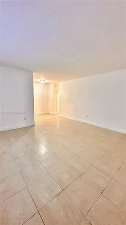 $1,700 | 1955 Normandy Drive, Unit 2, Miami Beach, FL 33141