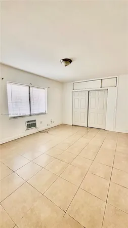 $1,700 | 1955 Normandy Drive, Unit 2, Miami Beach, FL 33141