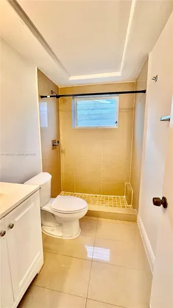 $1,700 | 1955 Normandy Drive, Unit 2, Miami Beach, FL 33141