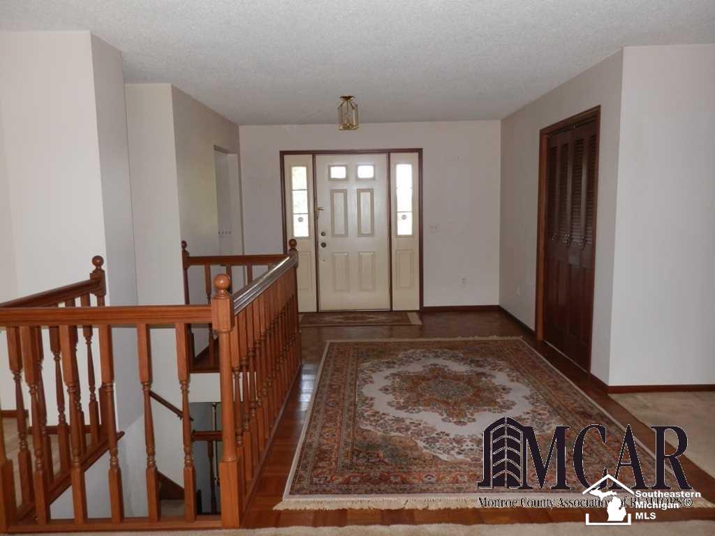 10933 North Custer Road Monroe, MI 48162 - Photo 4 of 31