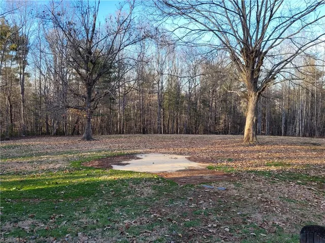 $1,400 | 128 Mystery Lane, Mount Airy, NC 27030