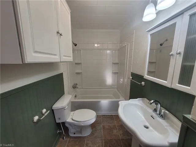 $1,400 | 128 Mystery Lane, Mount Airy, NC 27030