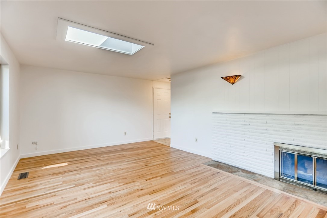 17828 110th Avenue Southeast Renton, WA 98055 - Photo 11 of 27 Gallery Image 11