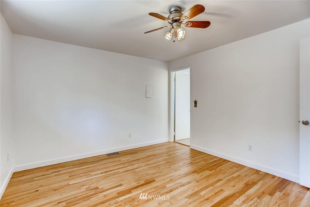 17828 110th Avenue Southeast Renton, WA 98055 - Photo 17 of 27 Gallery Image 17