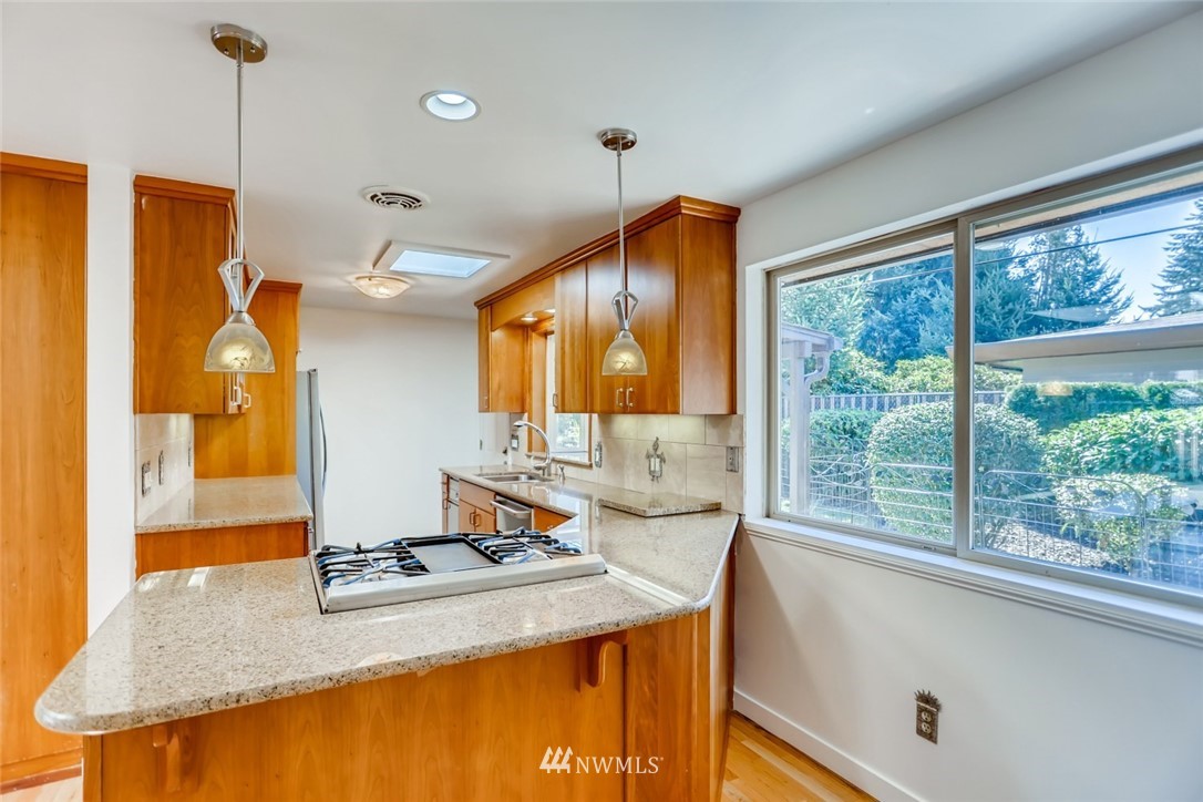 17828 110th Avenue Southeast Renton, WA 98055 - Photo 6 of 27 Gallery Image 6