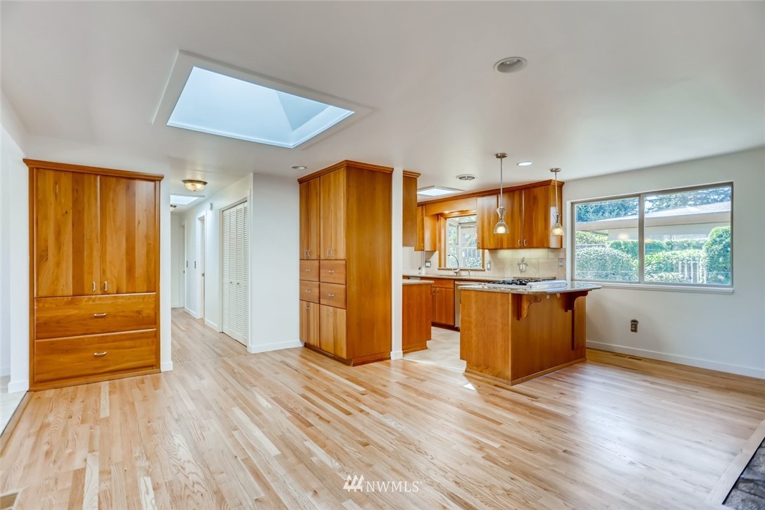 17828 110th Avenue Southeast Renton, WA 98055 - Photo 8 of 27 Gallery Image 8