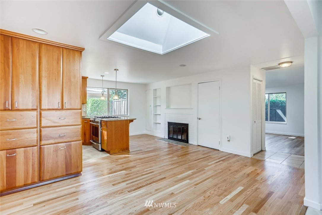 17828 110th Avenue Southeast Renton, WA 98055 - Photo 9 of 27 Gallery Image 9