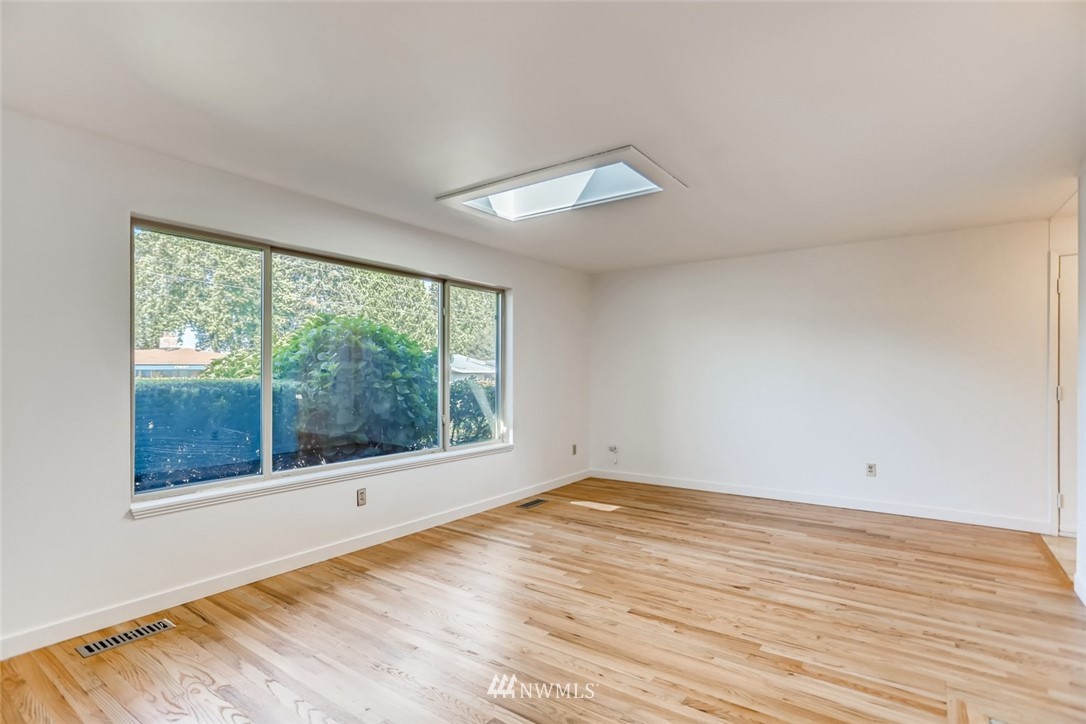 17828 110th Avenue Southeast Renton, WA 98055 - Photo 10 of 27 Gallery Image 10