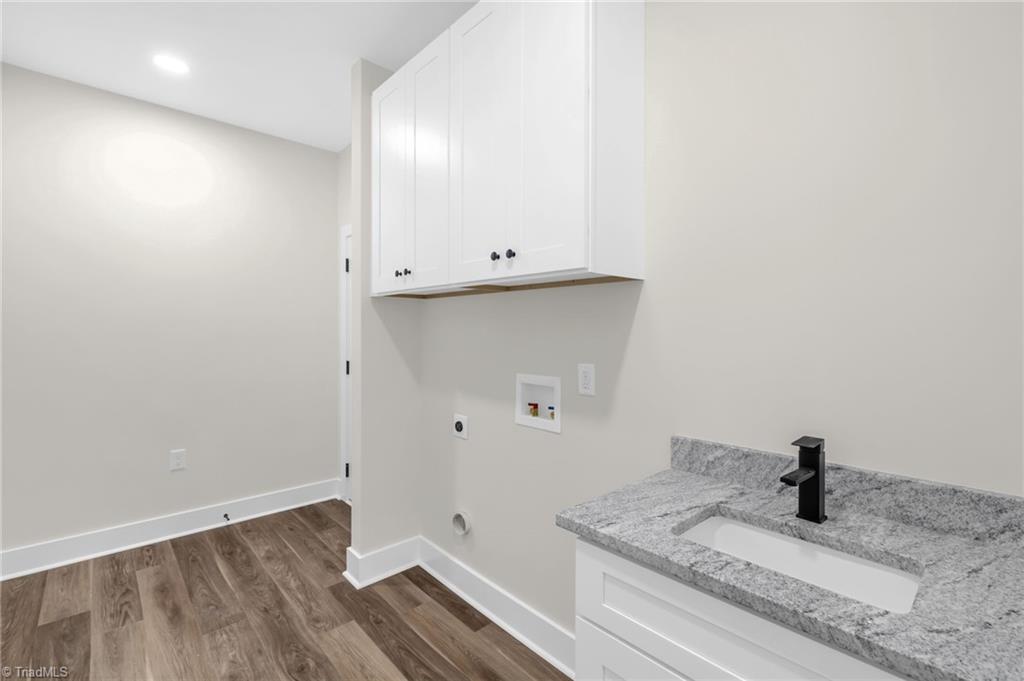 1448 River Road Stoneville, NC 27048 - Photo 17 of 26 Laundry room