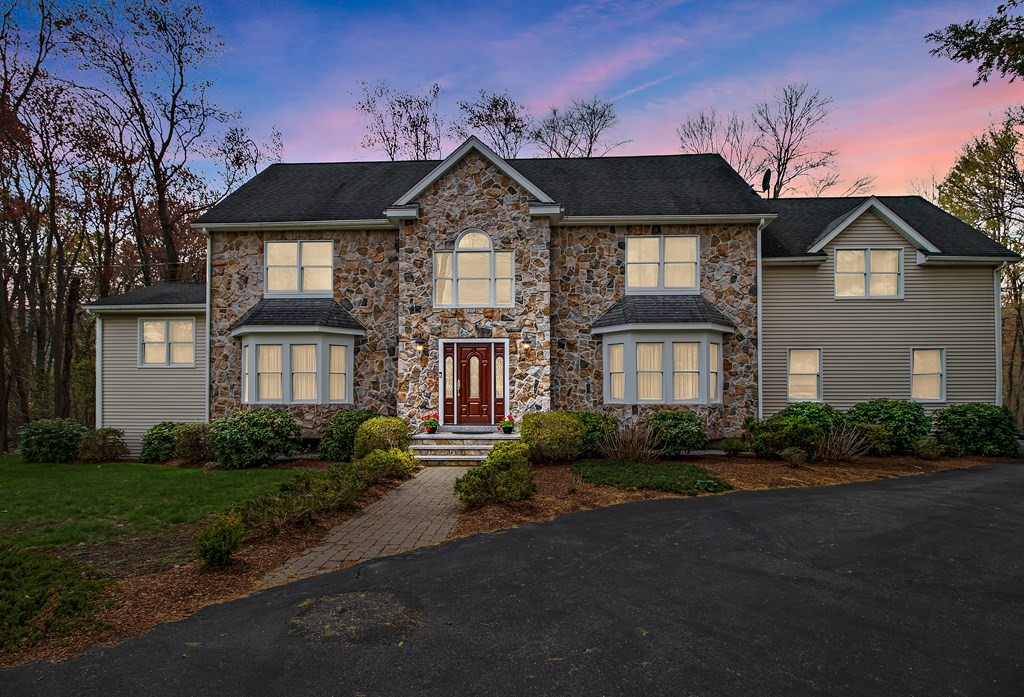 39 Arcadia Road Westwood, MA 02090 - Photo 2 of 39 Gallery Image 2