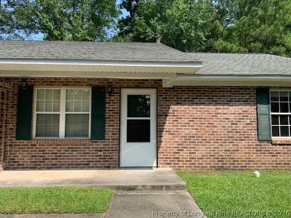 $900 | 2411 Oak Street, Unit B, Lumberton, NC 28358