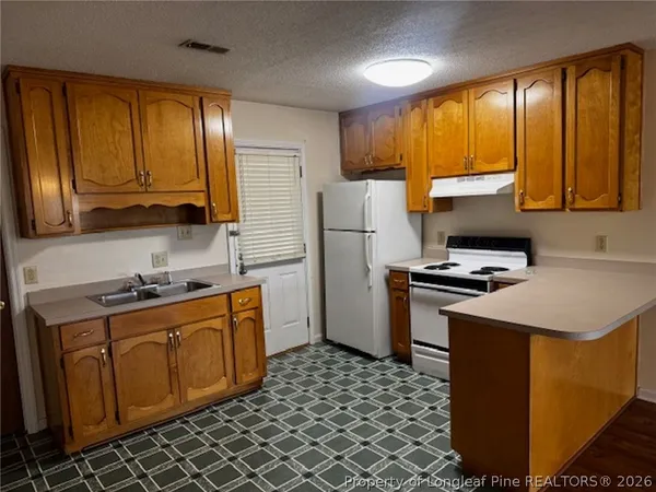 $900 | 2411 Oak Street, Unit B, Lumberton, NC 28358