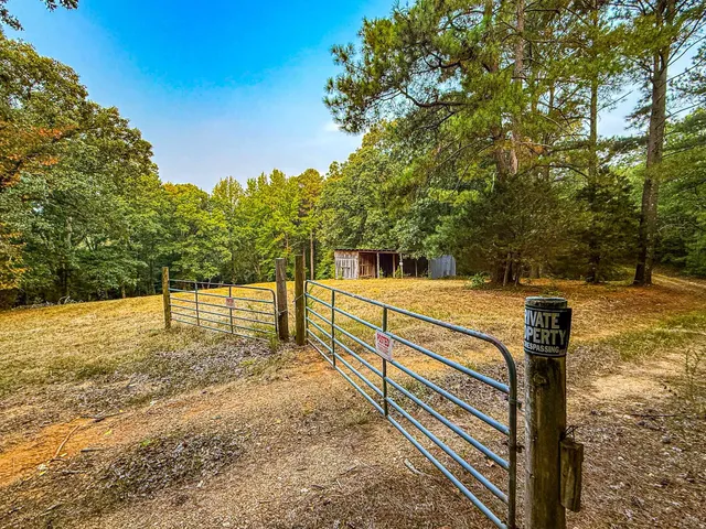 $475,000 | 211 Little House Road, Camden, TN 38320