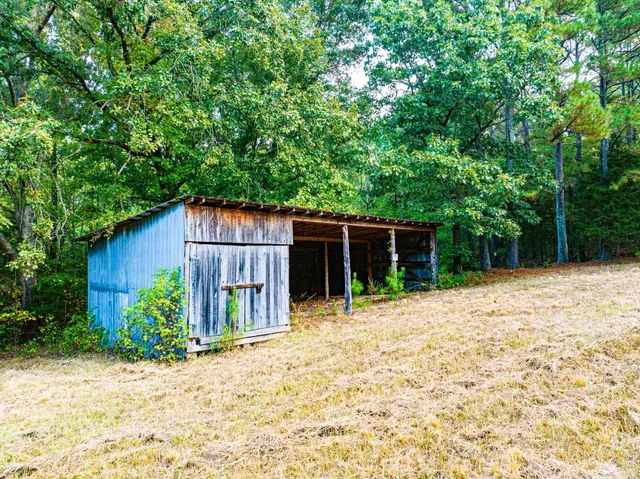 $475,000 | 211 Little House Road, Camden, TN 38320