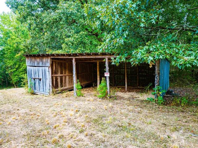 $475,000 | 211 Little House Road, Camden, TN 38320