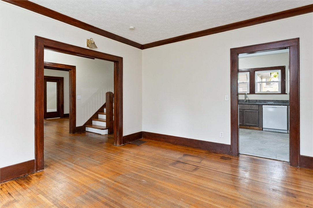 19 Genesee Park Boulevard Rochester, NY 14611 - Photo 21 of 50