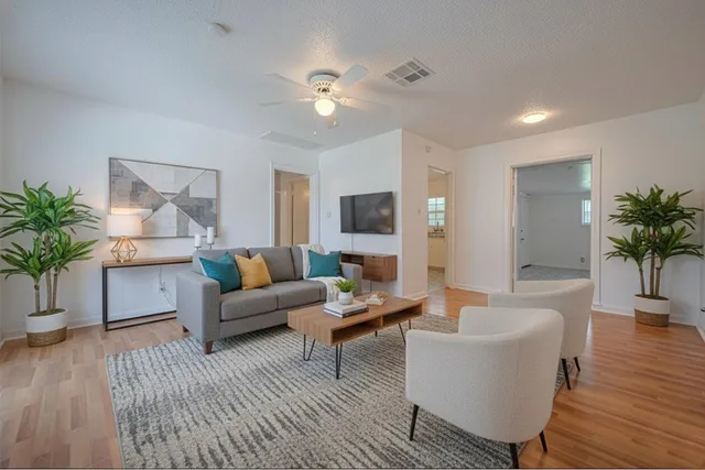 $2,140 | 5513 Fairdale Lane, Houston, TX 77056