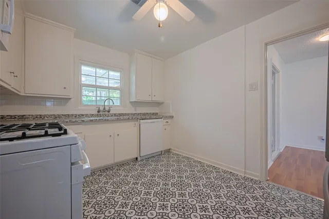 $2,140 | 5513 Fairdale Lane, Houston, TX 77056