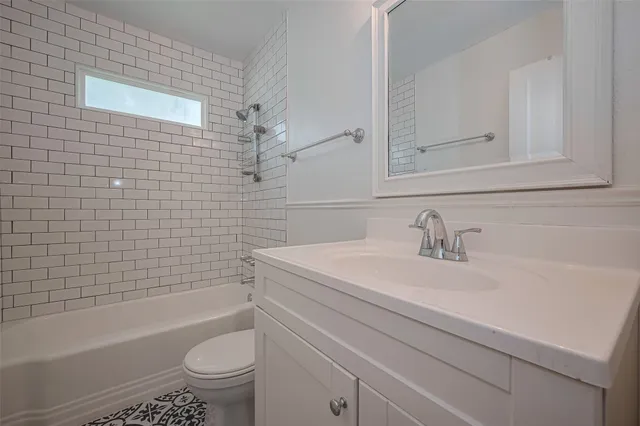 $2,140 | 5513 Fairdale Lane, Houston, TX 77056