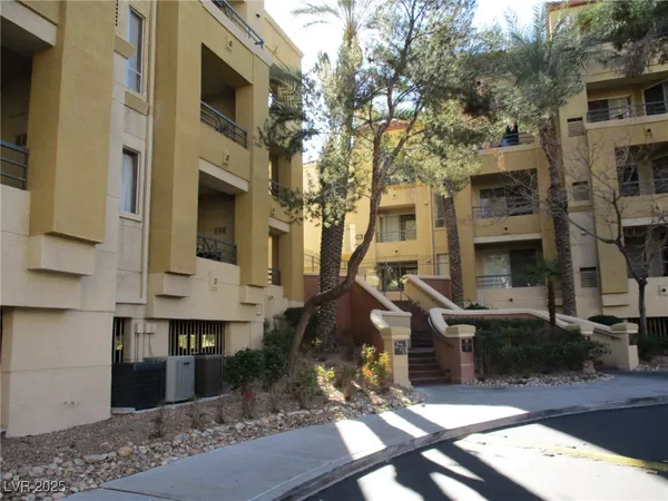 $1,495 | 270 East Flamingo Road, Unit 108, Las Vegas, NV 89169
