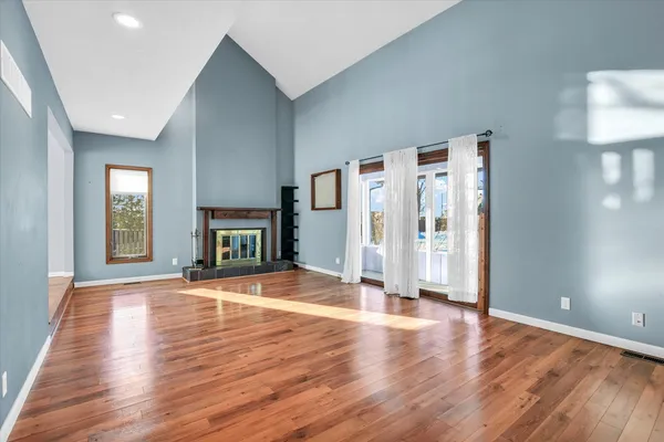 $324,900 | 4 Genevieve Lane, Champaign, IL 61822