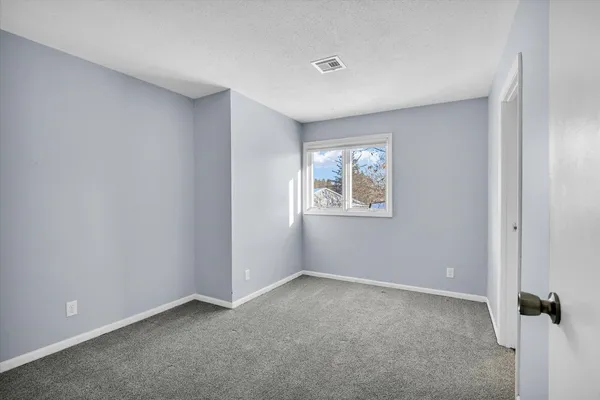 $324,900 | 4 Genevieve Lane, Champaign, IL 61822