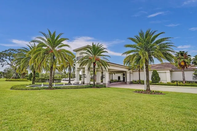 $890,000 | 13642 Breton Lane, Delray Beach, FL 33446