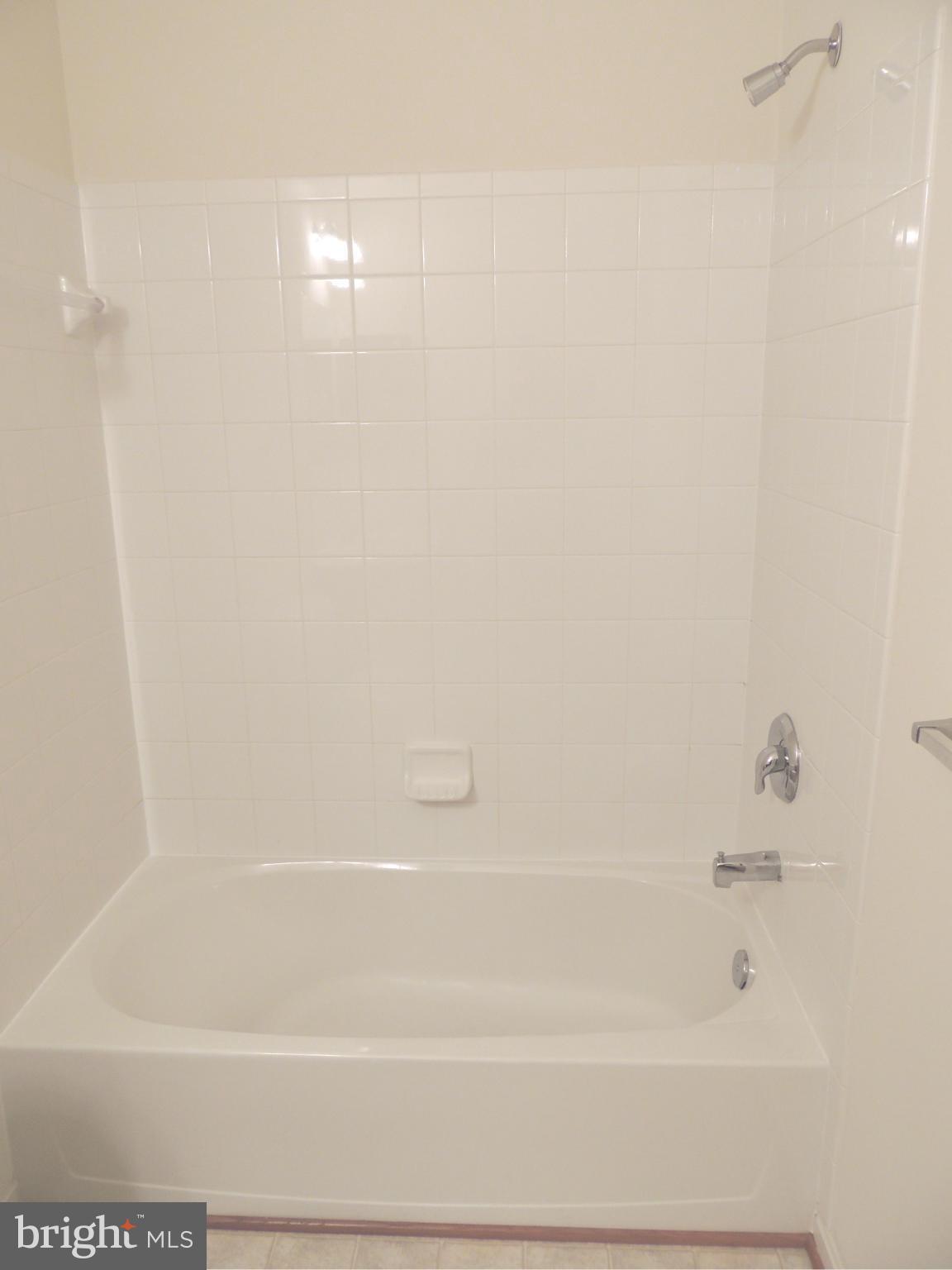 644 Tivoli Road Frederick, MD 21703 - Photo 9 of 17 Bath