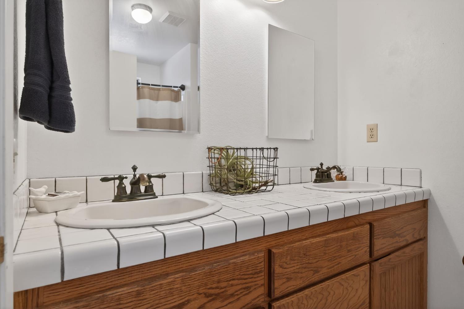 1977 South Rice Road Ojai, CA 93023 - Photo 28 of 32