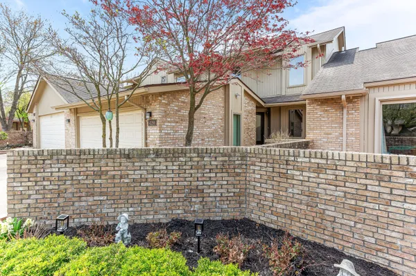 $529,000 | 4291 Foxpointe Drive, Unit 53, West Bloomfield, MI 48323