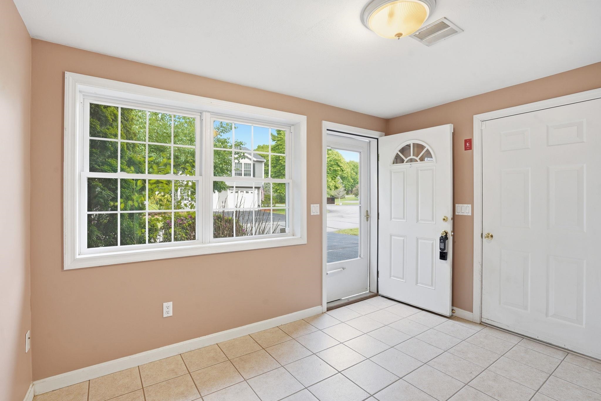2 Red Sox Lane Raymond, NH 03077 - Photo 8 of 27