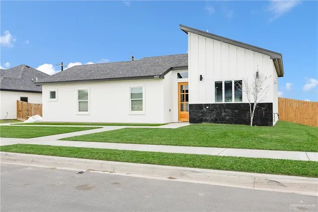$209,500 | 1117 East Costa Del Sol Avenue, Edinburg, TX 78542