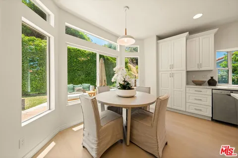 $2,290,000 | 22248 Cairnloch Street, Calabasas, CA 91302