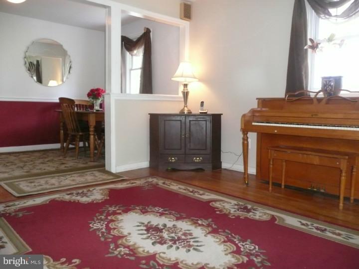 143 Barren Road Newtown Square, PA 19073 - Photo 13 of 23 Dining Room