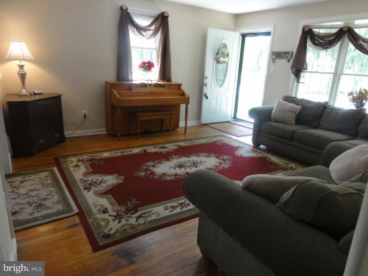 143 Barren Road Newtown Square, PA 19073 - Photo 14 of 23 Living Room