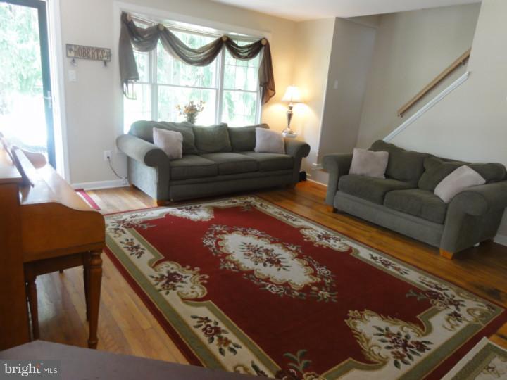 143 Barren Road Newtown Square, PA 19073 - Photo 17 of 23 Living Room