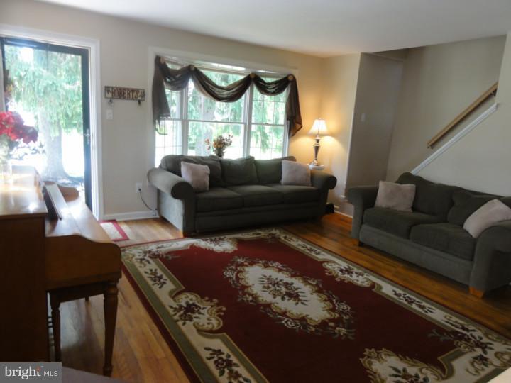 143 Barren Road Newtown Square, PA 19073 - Photo 23 of 23 Living Room