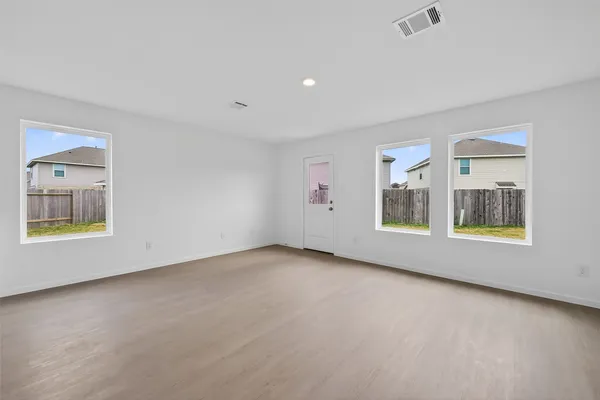 $2,400 | 216 Amy Street, Angleton, TX 77515