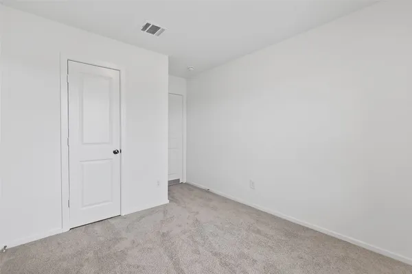 $2,400 | 216 Amy Street, Angleton, TX 77515
