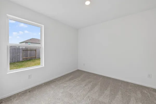 $2,400 | 216 Amy Street, Angleton, TX 77515